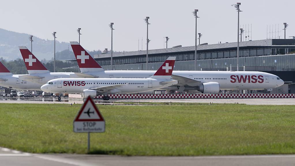 Flugzeuge der Swiss am Flughafen Zürich. (Archivbild)