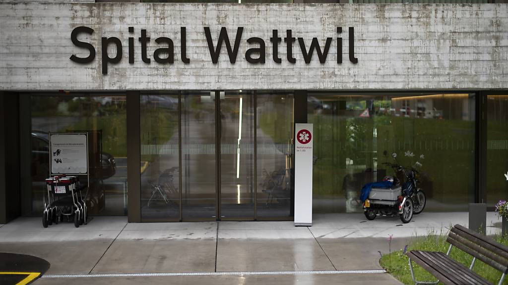 2014 war an einer Volksabstimmung die Erneuerung und Erweiterung des Spitals Wattwil beschlossen worden. Nun soll es geschlossen werden. Entscheiden wird wohl erneut eine Volksabstimmung. (Archivbild)