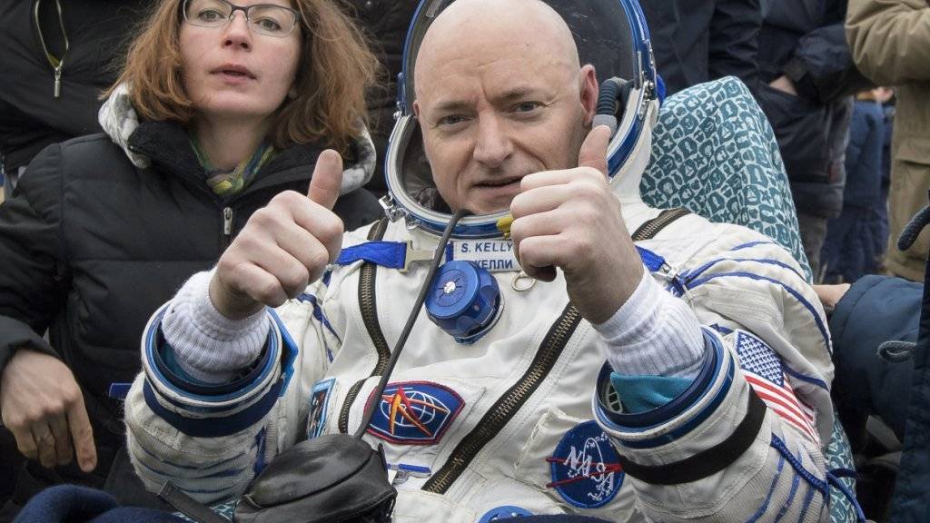 Astronaut Scott Kelly nach seiner Rückkehr auf die Erde vor zehn Tagen. Kein US-Bürger hielt sich länger im All auf als er: 520 Tage. (Archivbild)