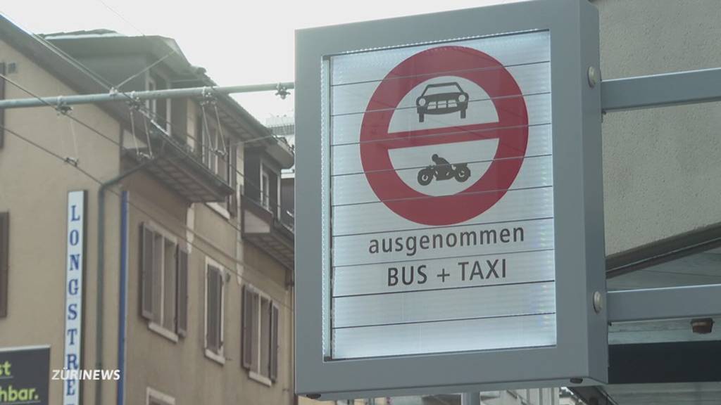Bussenfalle entschärft: Neue grössere Tafel bei Fahrverbot an Langstrasse