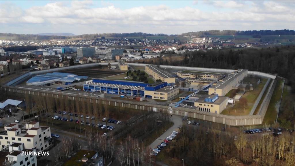 So schmuggeln Häftlinge Handys ins Gefängnis