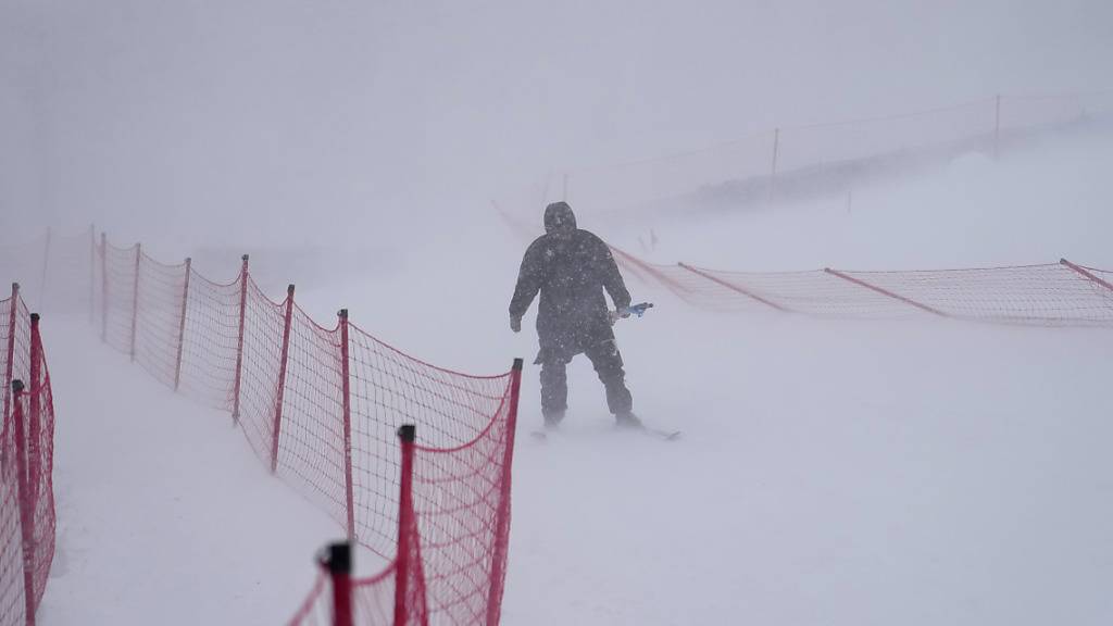 Zu viel Schnee: Der erste Super-G der Frauen im Val di Fassa vom Samstag musste abgesagt werden