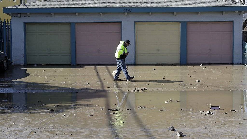 Die Flut ist abgezogen, die Schäden bleiben und Kalifornien will nun Millionen in den Hochwasserschutz investieren: Blick auf einen Vorplatz in San José nach der jüngsten Überschwemmung.