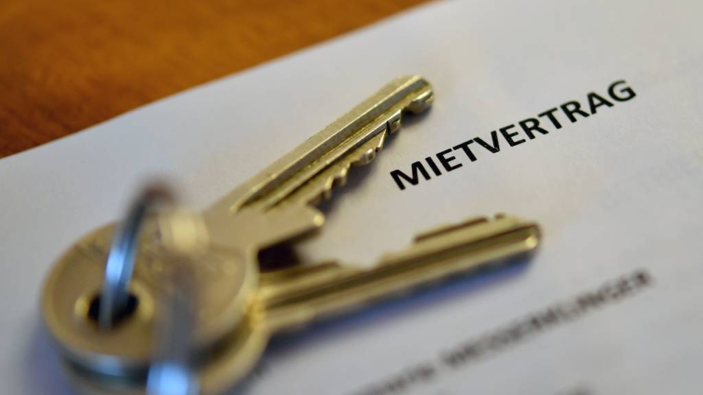 Mit der Lockerung von Miet-Formvorschriften wollen die Eidgenössischen Räte den Verwaltungsaufwand von Wohnungsbesitzerinnen und -besitzern verringern. (Archivbild)