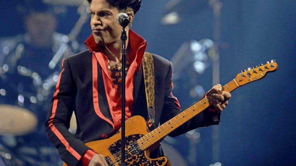 Prince war zu Lebzeiten kein Anhänger der grossen Plattenlabels. Dass jetzt Universal die Rechte an seinem Nachlass erworben hat, hätte er vermutlich nicht gutgeheissen. (Archivbild)