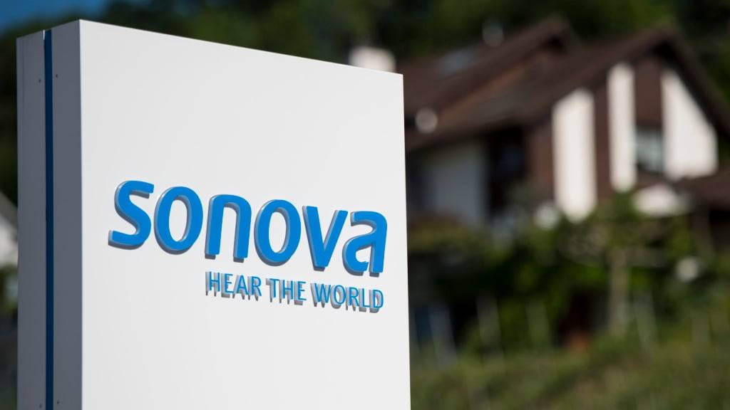 Sonova plant für die Geschäftsbereiche Hörgeräte und Audiological Care organisatorische Veränderungen. (Archivbild)