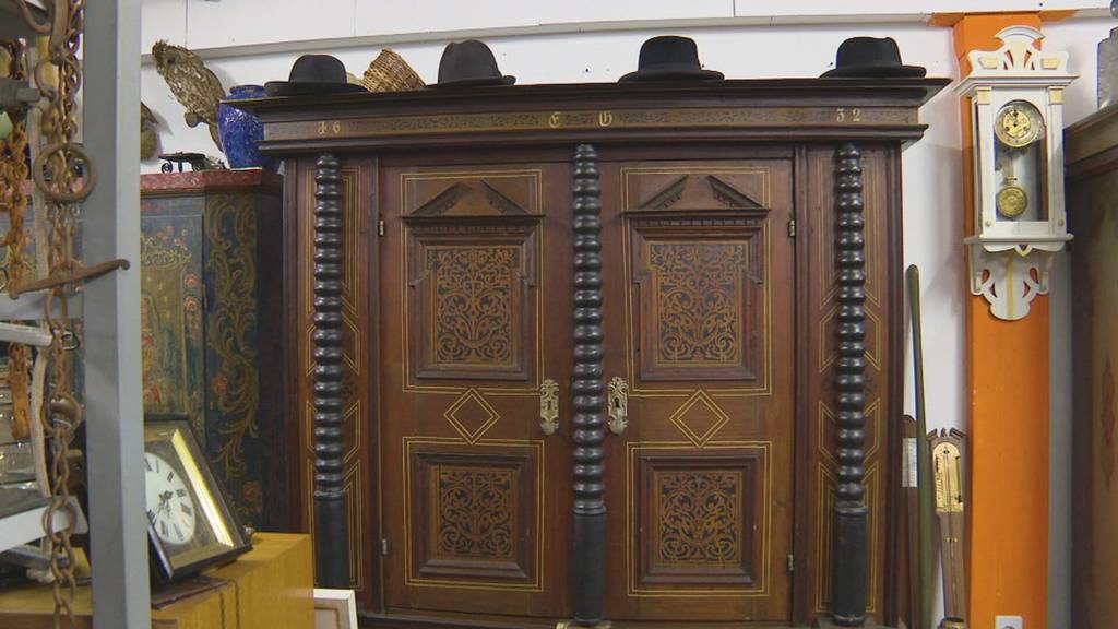 Antike Ladenhüter: Ostschweizer Händler bleiben auf alten Möbeln sitzen