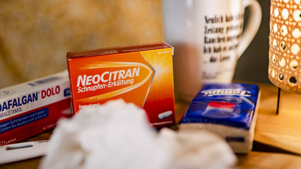 Zum Arzt gehen oder nicht? Ein neues Angebot des Kantons Luzern hilft in nicht lebensbedrohlichen medizinischen Notfällen weiter. (Symbolbild)