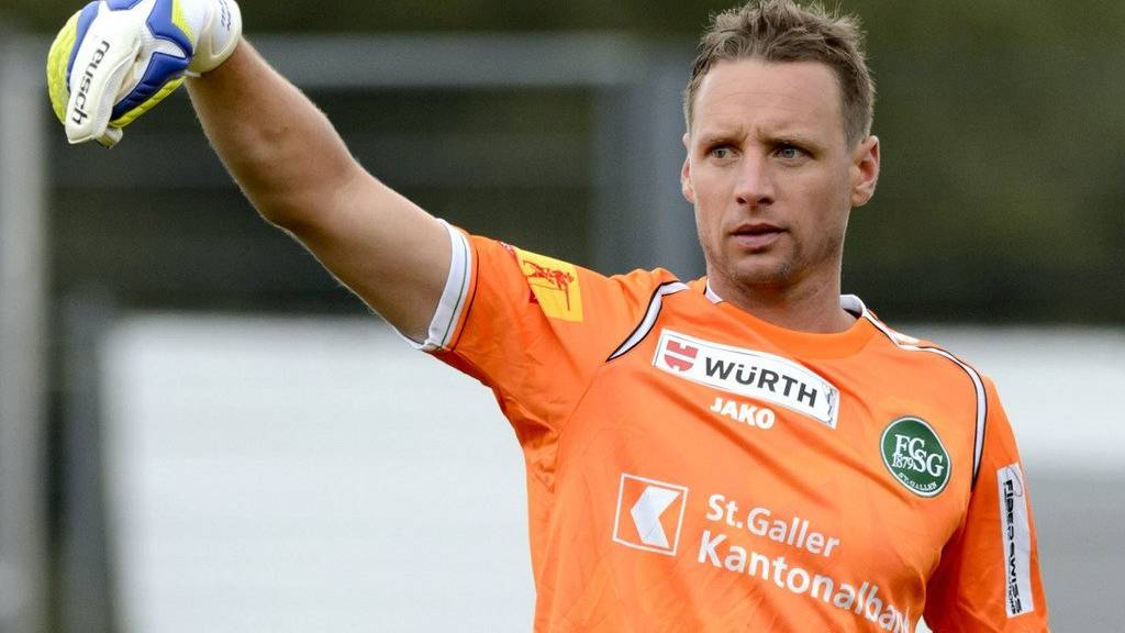 Marcel Herzog ist einer der vier Goalies beim FC St.Gallen. Momentan ist er wegen seiner Verletzung noch nicht 100 Prozent fit, doch schon bald wird er einsatzbereit sein, (Archiv)