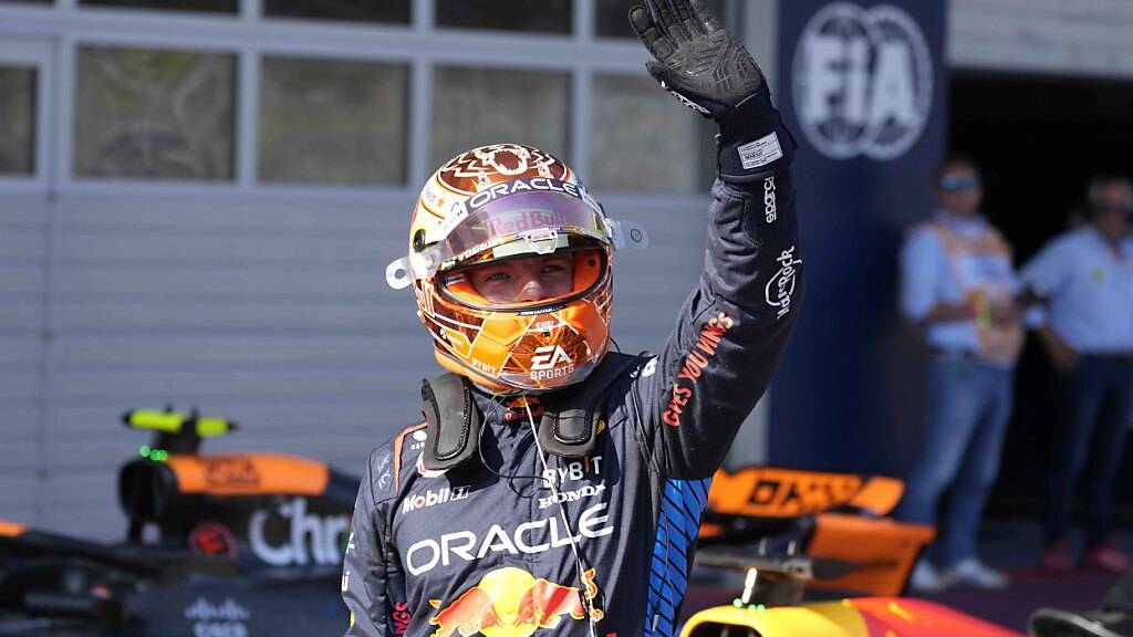 Max Verstappen muss sich im Sprint in Spielberg zunächst heftig der Konkurrenz von McLaren erwehren, am Ende triumphiert der Weltmeister im Red Bull aber mit 4,6 Sekunden Vorsprung