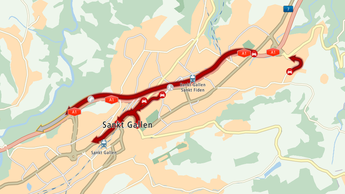 Stau nach Unfall auf der Stadtautobahn