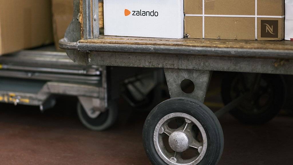 Die Retouren von Zalando-Päckli werden von Schweizer Subunternehmen abgefertigt. (Archiv)
