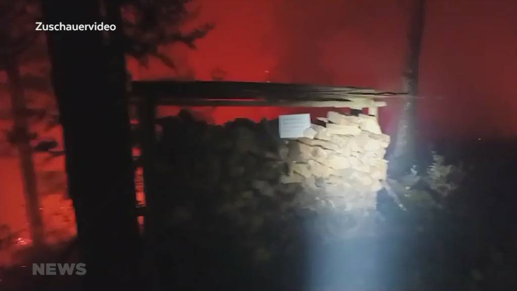 Waldbrand: In der Wolfsschlucht ragen gestern meterhohe Flammen in die Luft