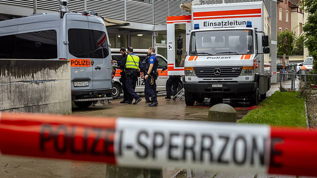 Der Messerangriff löste in Zürich-Oerlikon am Dienstagmittag einen Grosseinsatz der Polizei aus. (Archvibild)