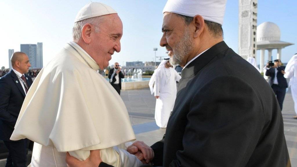 Papst Franziskus und der Grossimam der islamischen Al-Azhar-Universität von Kairo, Scheich Ahmed al-Tajib, wollen sich gemeinsam für die Bekämpfungen von Extremismus einsetzen.