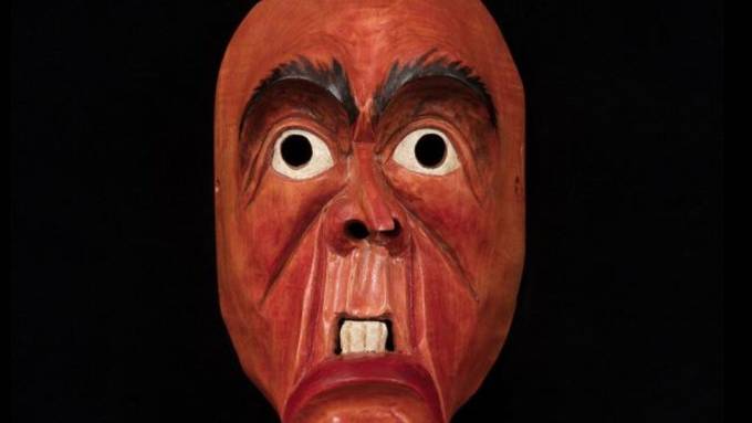 Krienser Holzmasken versammeln sich im Museum Bellpark