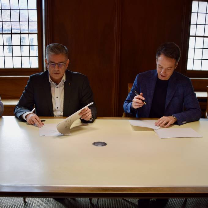 Vertrag zur Fusion für die grösste Aargauer Gemeinde ist unterschrieben