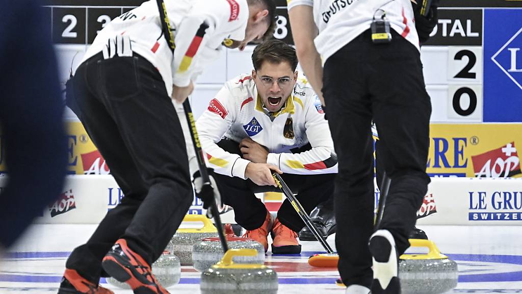 Marc Muskatewitz (Mitte) führte die deutschen Curler zum EM-Triumph