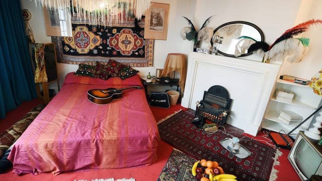 So hat Jimi Hendrix in London gehaust: Das Zimmer des verstorbenen US-Gitarristen steht ab sofort - frisch  renoviert - der Allgemeinheit offen.