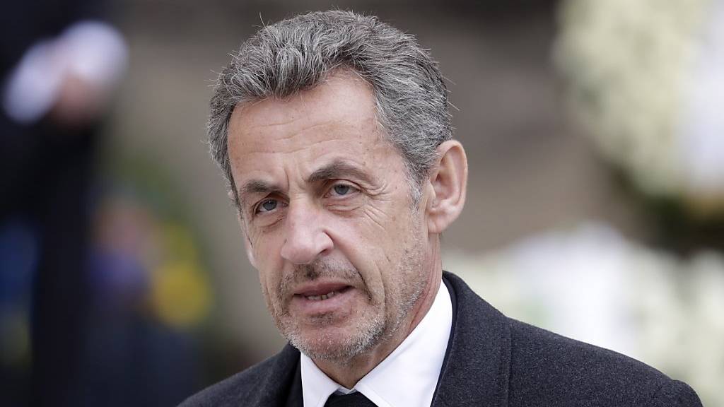 Im Buch «Le Temps des Tempêtes» (Die Zeit der Stürme) schreibt der frühere französische Staatschef Nicolas Sarkozy über seine Bewunderung für Angela Merkel.