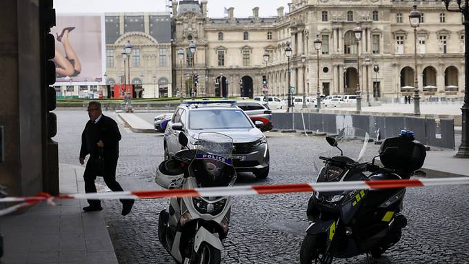 Schloss Versailles und Gare-de-Lyon wegen Bombendrohung evakuiert