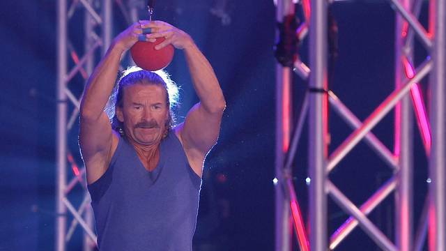 Mit 58 Jahren noch bei Ninja Warrior Switzerland dabei