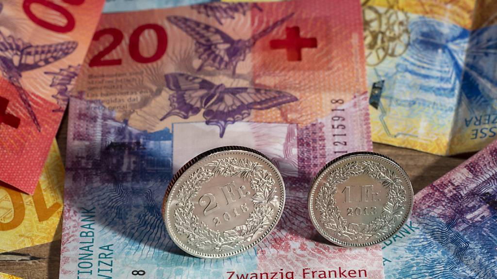 Die Schweizer Volkswirtschaft hat auch im dritten Quartal 2023 einen grossen Leistungsbilanz-Überschuss erzielt. Mit 23 Milliarden Franken lag der Saldo allerdings um 4 Milliarden unter seinem nochmals höheren Vorjahreswert. (Archivbild)