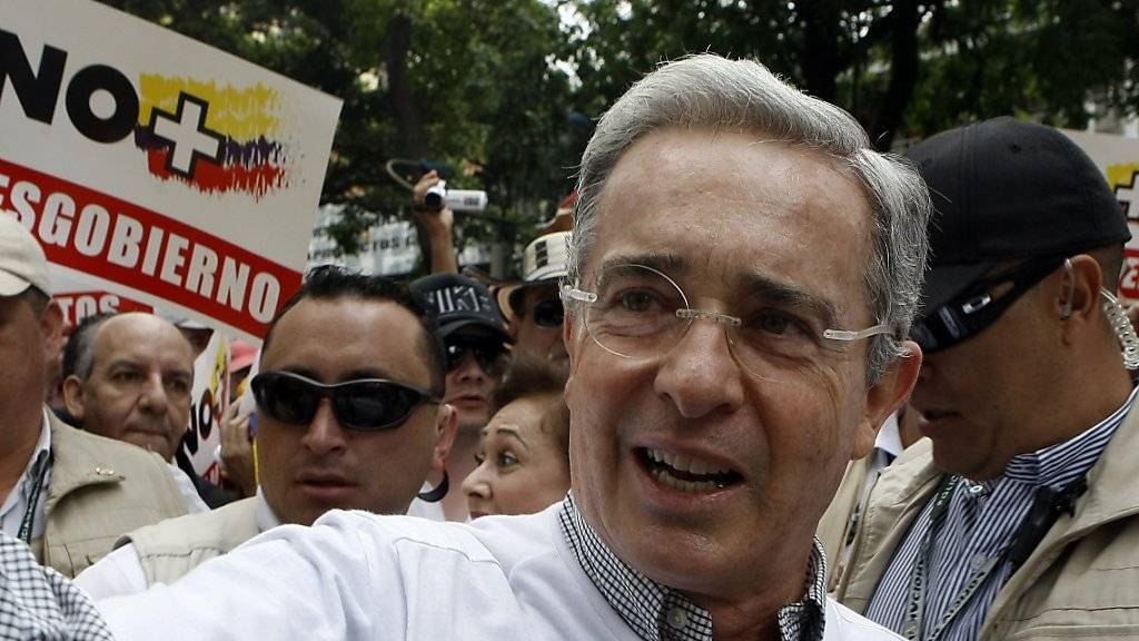 Ruft zum zivilen Widerstand gegen das Friedensabkommen mit der FARC auf: Kolumbiens Ex-Präsident Alvaro Uribe. (Archivbild)