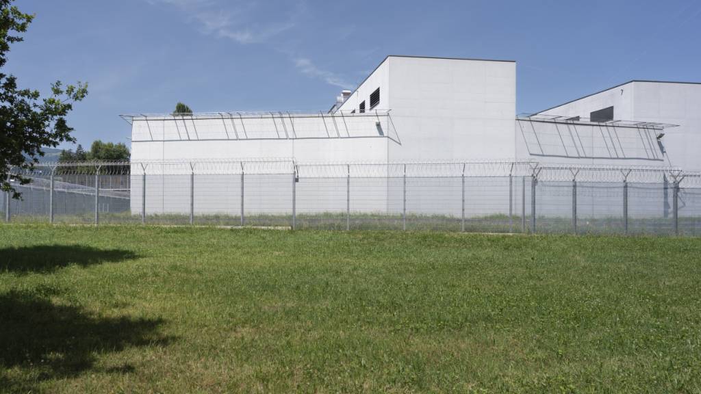 Das Haft- und Untersuchungsgefängnis Grosshof in Kriens benötigt zusätzliche Plätze. (Archivaufnahme)