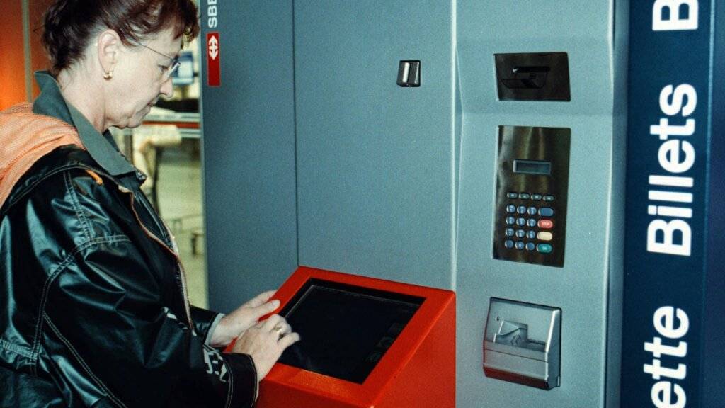 Wer am Donnerstagvormittag ein Bahnbillett kaufen wollte, kam wegen einer technischen Störung bei den SBB nicht sehr weit. (Symbolbild)