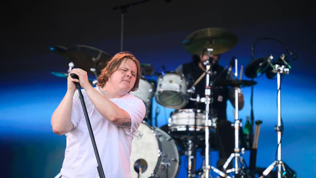 Lewis Capaldi bei seinem Auftritt am Glastonbury.