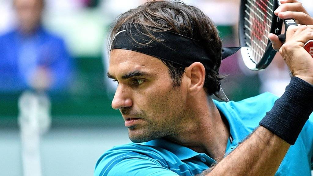 Roger Federer setzt zum Slice an