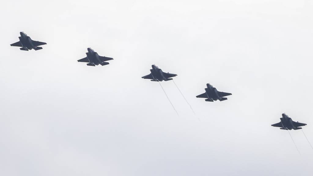 ARCHIV - Kampfflugzeuge vom Typ Lockheed Martin F-35B der US-Marines. Foto: Kendall Torres Cortés/dpa/Symbolbild