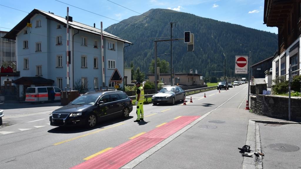 Hier wurde ein Mountainbiker von einem Auto erfasst und schwer verletzt.