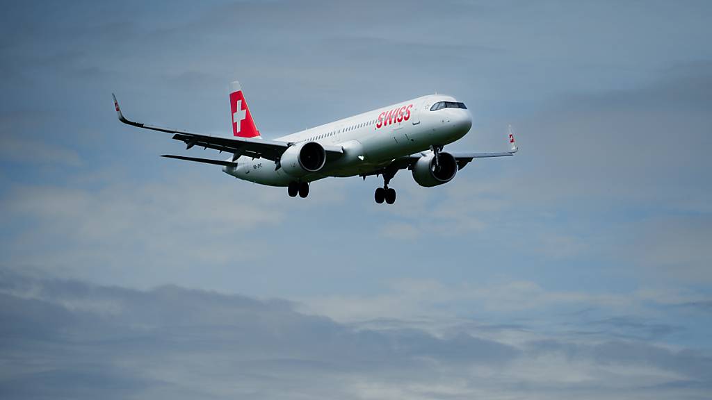 Landeanflug auf den Flughafen Zürich: Im September wurden insgesamt 23'587 Starts und Landungen registriert. (Archivbild)