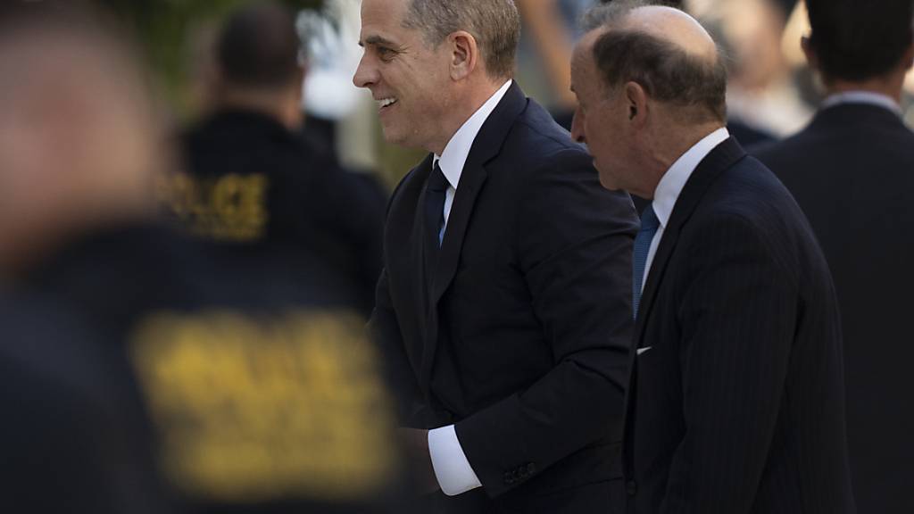 Der Sohn des US-amerikanischen Präsidenten, Hunter Biden, auf dem Weg zu Gericht in Wilmington im Bundesstaat Delaware. Foto: Matt Rourke/AP/dpa