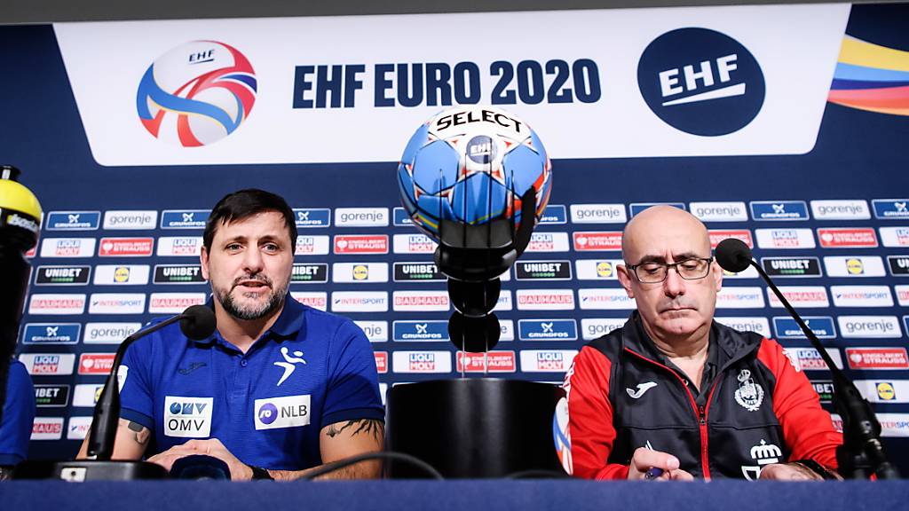 Ljubomir Vranjes (links) fordert mit Slowenien die Spanier von Nationaltrainer Jordi Ribeira heraus.