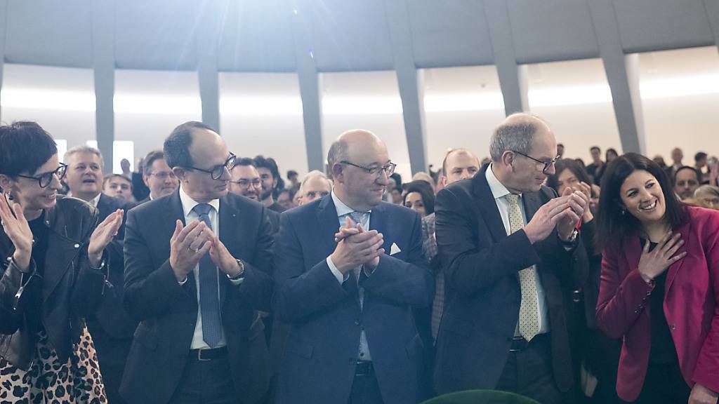Die fünf Bisherigen schafften die Wiederwahl: Susanne Hartmann (Mitte), Marc Mächler (FDP), Beat Tinner (FDP), Bruno Damann (Mitte) und Laura Bucher (SP).