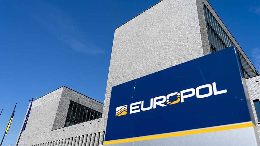 Sitz von Europol, der Polizeibehörde der Europäischen Union. Einen Schlag gegen die Kriminalität im sogenannten Darknet haben internationale Ermittler gelandet. Foto: Jerry Lampen/ANP/dpa