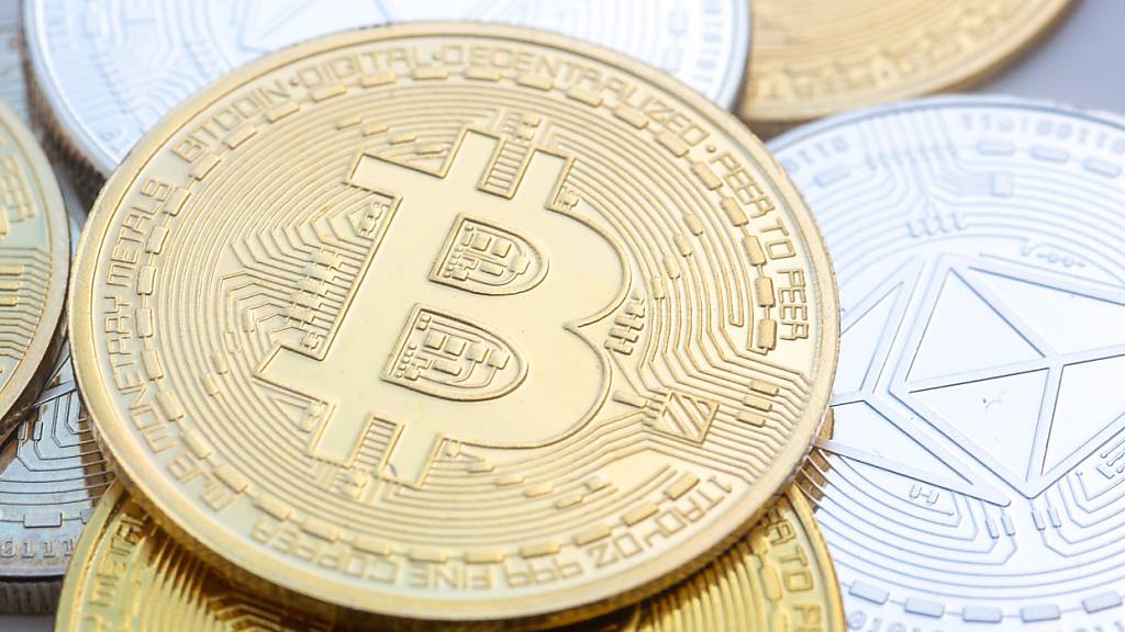 Bitcoin sackt deutlich ab - Kurs zuletzt bei 53'000 Dollar