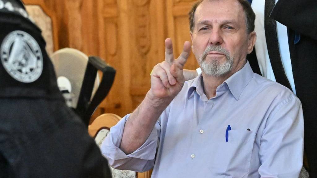 Der Angeklagte Juraj C. reagiert vor seinem Prozess. Mehr als ein Jahr nach dem Attentat auf den slowakischen Ministerpräsidenten Robert Fico beginnt der Prozess vor einem Spezialgericht. Foto: ·álek Václav/CTK/dpa