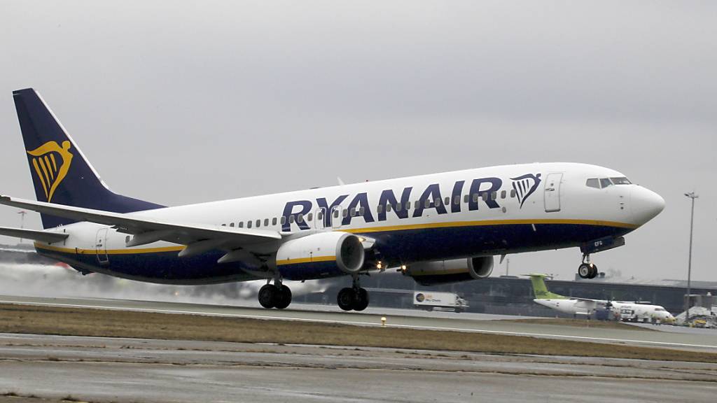 Das Flugverbot für die Boeing 737 Max hält Ryanair zurück: Weil die Auslieferung der Maschinen weiter auf sich warten lässt, rechnet Ryanair im kommenden Jahr mit dem geringsten Passagierwachstum seit Jahren. (Themenbild)