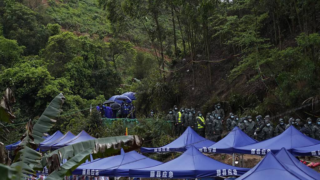 Nach mysteriösem Absturz in Südchina: 120 Tote identifiziert