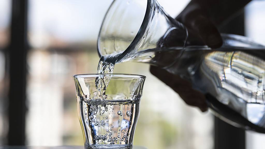 Wasserglas-Trick: So dreist gehen Betrüger in der Schweiz vor