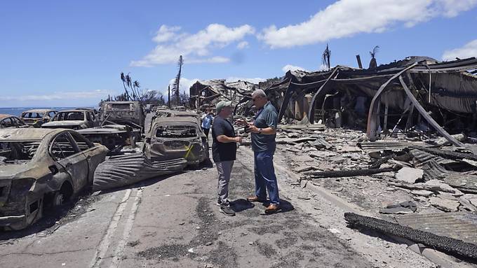 Behörden auf Hawaii melden immer mehr Feuer unter Kontrolle