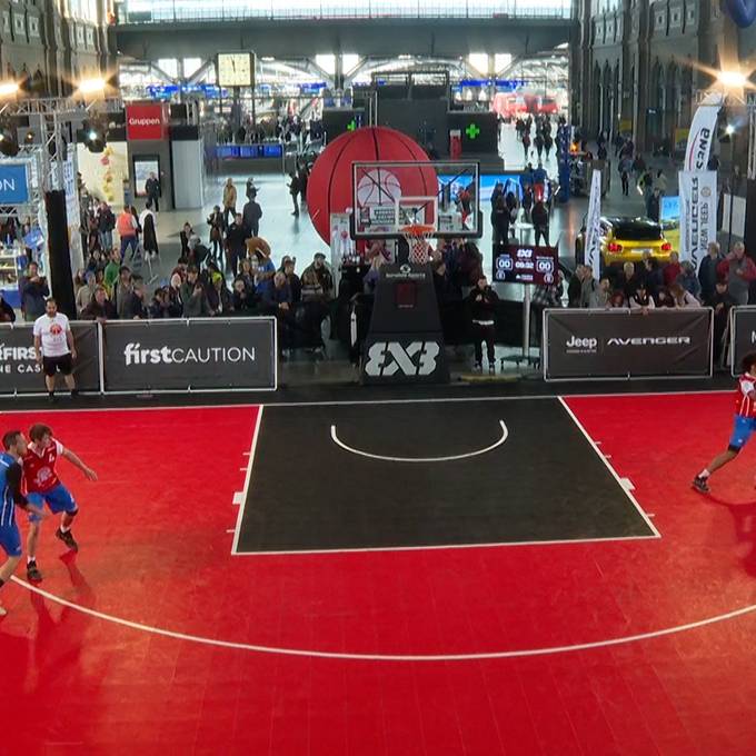 Der Zürich HB verwandelt sich in einen Basketball Court