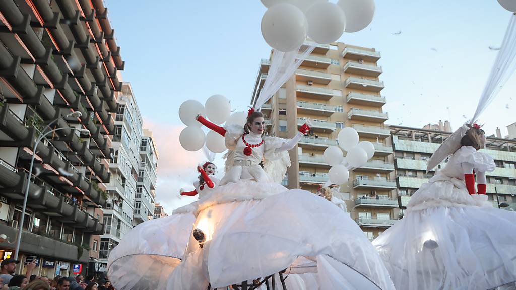 In Spanien wird das Dreikönigsfest groß gefeiert. An dem Tag werden auch die Gewinner der alljährlichen Weihnachtslotterie ausgelost. Foto: Nacho Frade/EUROPA PRESS/dpa