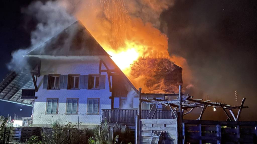 Einfamilienhaus in Oberönz geht in Flammen auf