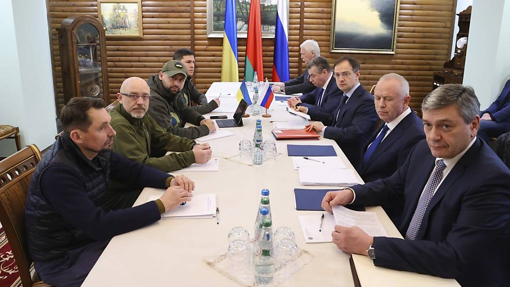 Kiew: Verhandlungen mit Moskau um «Frieden, Waffenruhe, Rückzug»