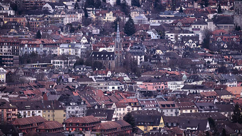 Die Bevölkerung der Stadt Zürich wächst weiter, trotz anhaltendem Geburtenrückgang.
